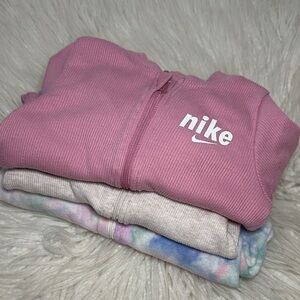 Baby girl Nike • footed pajamas 9 months